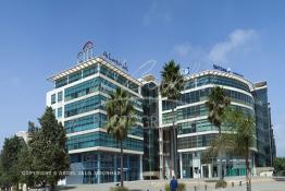 Image du Maroc Professionnelle de  Le Zenith Business Center, situé au cœur du premier parc d'affaires marocain prospère dans le nouveau quartier d'affaires de Sidi Maârouf à mi- chemin entre l'Aéroport international Mohamed V et le centre ville de Casablanca, le Lundi 17 Septembre 2012. (Photo / Abdeljalil Bounhar)

 



 